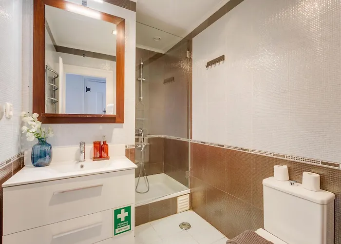 Apartment Akicity Alfama Azure